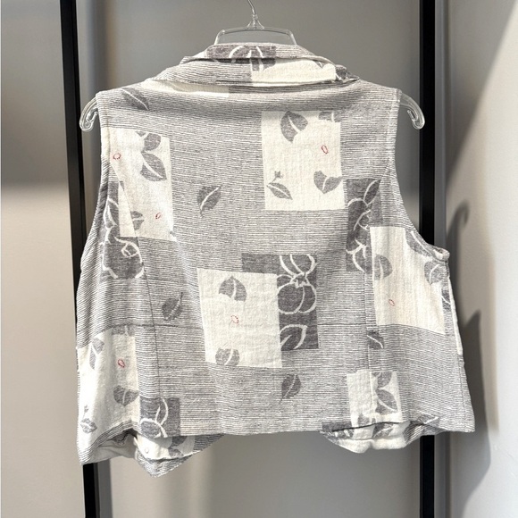 Vintage Mona Lisa Brand Gray and White Patterned Vest - Picture 2 of 6